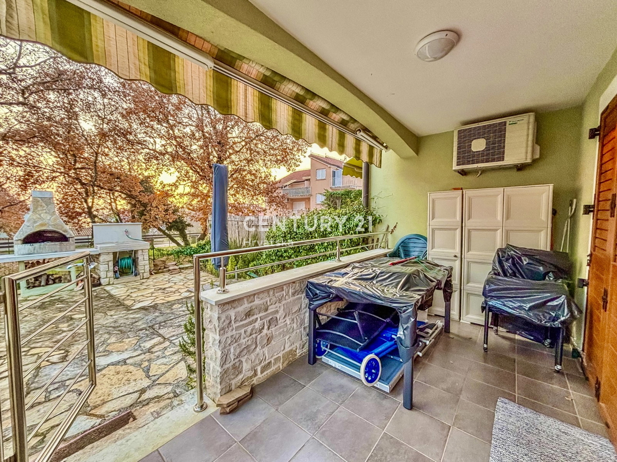 NOVIGRAD, APPARTAMENTO BILOCALE AL PIANO TERRA A SOLI 100 METRI DALLA SPIAGGIA