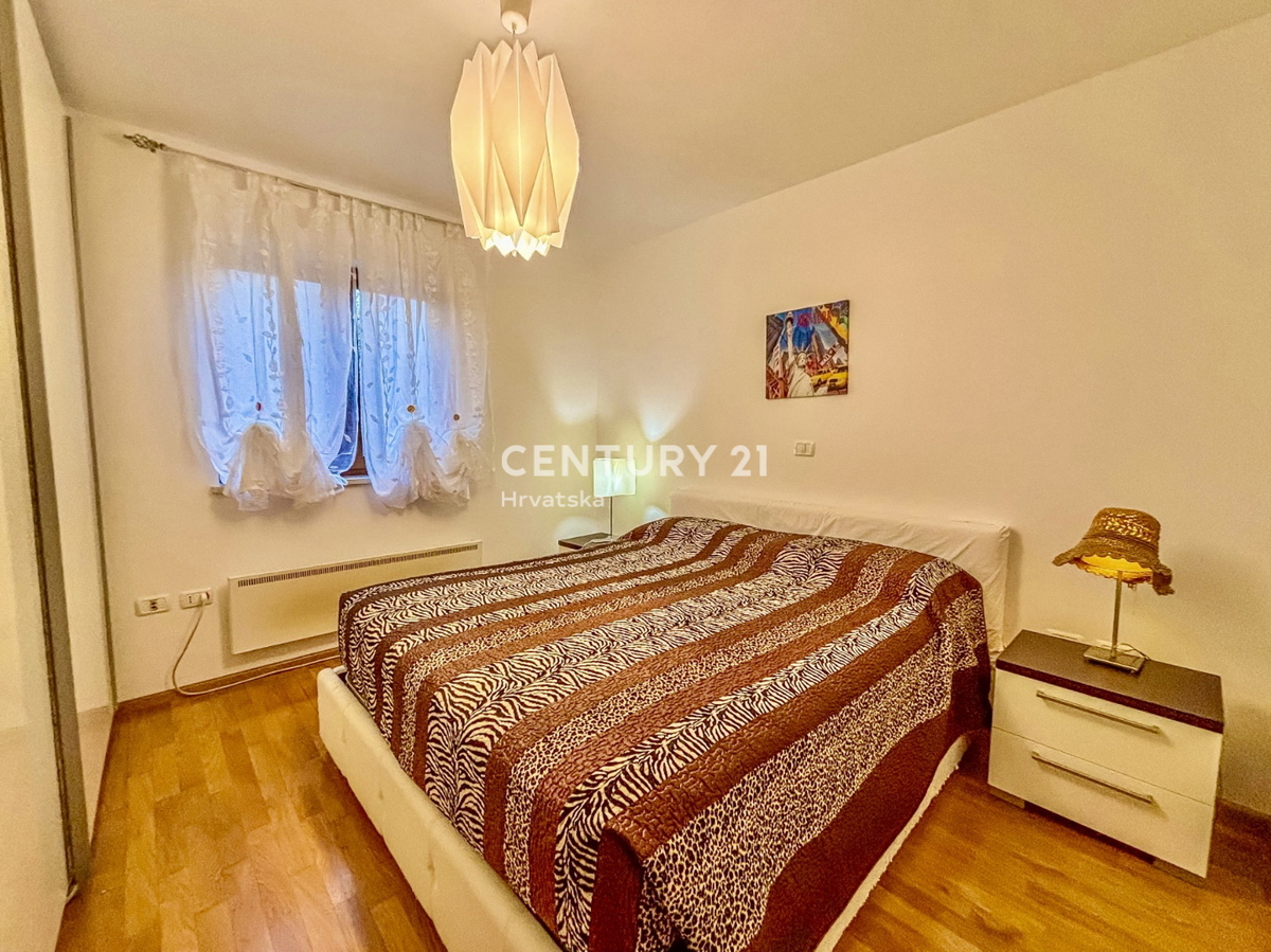 NOVIGRAD, APPARTAMENTO BILOCALE AL PIANO TERRA A SOLI 100 METRI DALLA SPIAGGIA