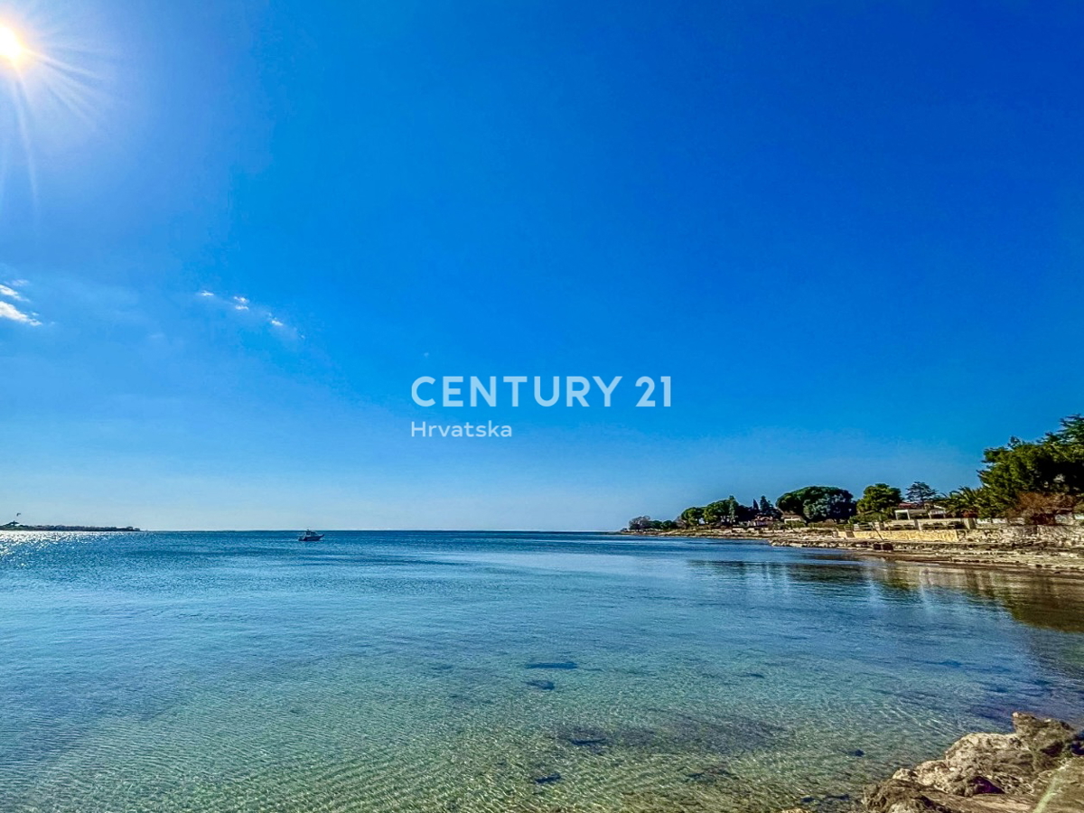 NOVIGRAD, APPARTAMENTO BILOCALE AL PIANO TERRA A SOLI 100 METRI DALLA SPIAGGIA