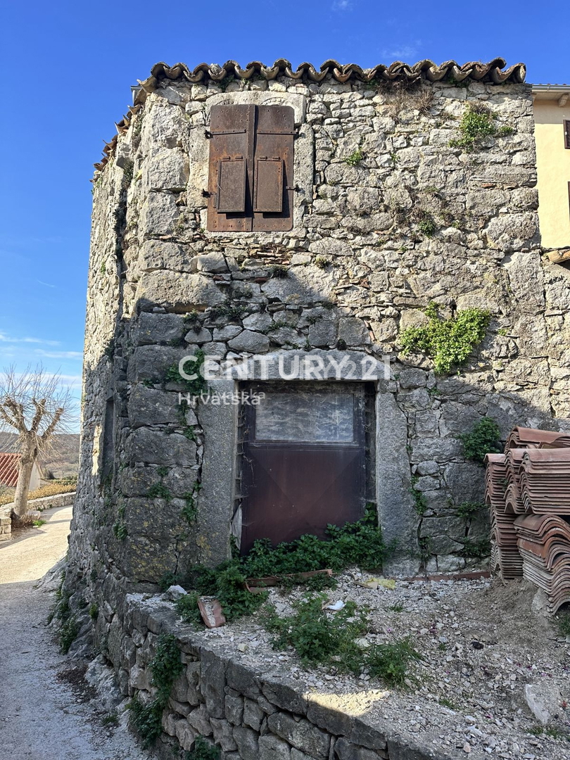 PIĆAN, TRE CASA IN FILA CON VISTA APERTA SULLA NATURA