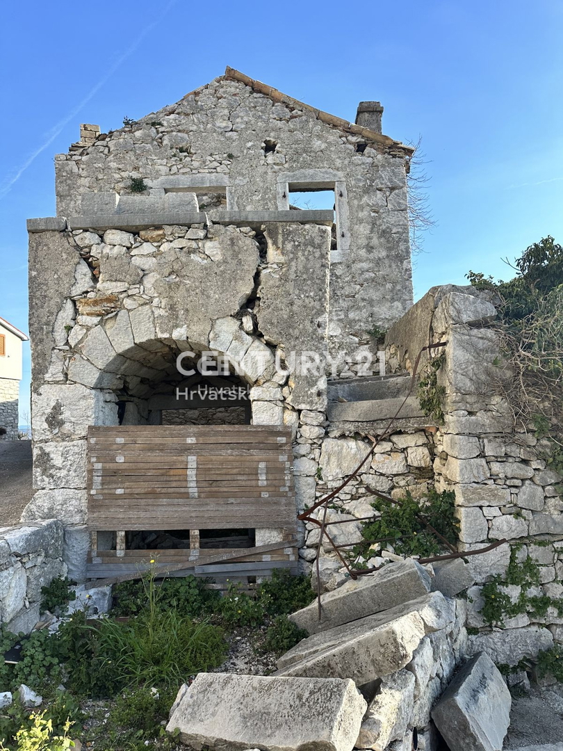 PIĆAN, TRE CASA IN FILA CON VISTA APERTA SULLA NATURA