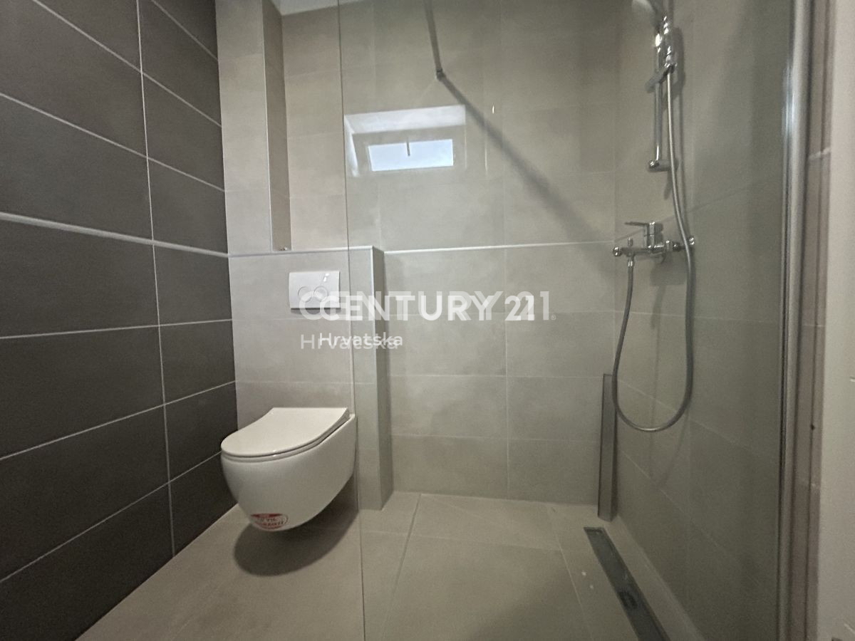 Vendita, Appartamento, 2,5 locali (2S+DB), Provincia di Istria, Umag