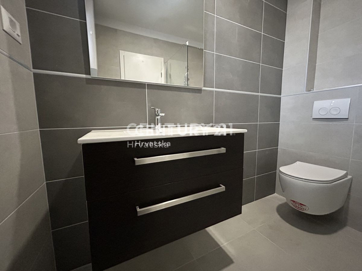 Vendita, Appartamento, 2,5 locali (2S+DB), Provincia di Istria, Umag