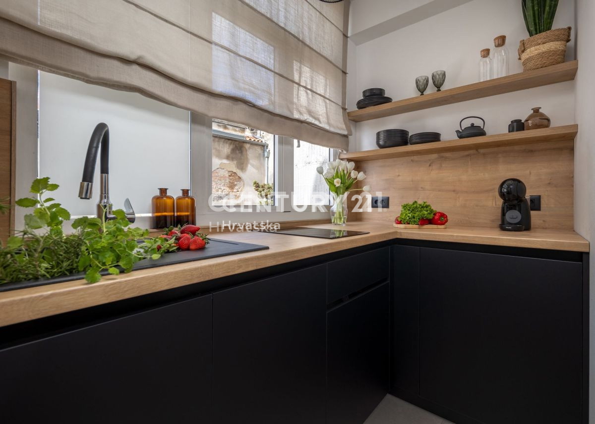 Vendita, Appartamento, 3 locali, Istarska županija, Pula, Centar