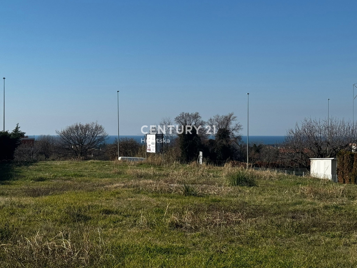 POREČ, TERRENO EDIFICABILE CON VISTA MARE PER EDIFICIO RESIDENZIALE MULTIFAMILIARE