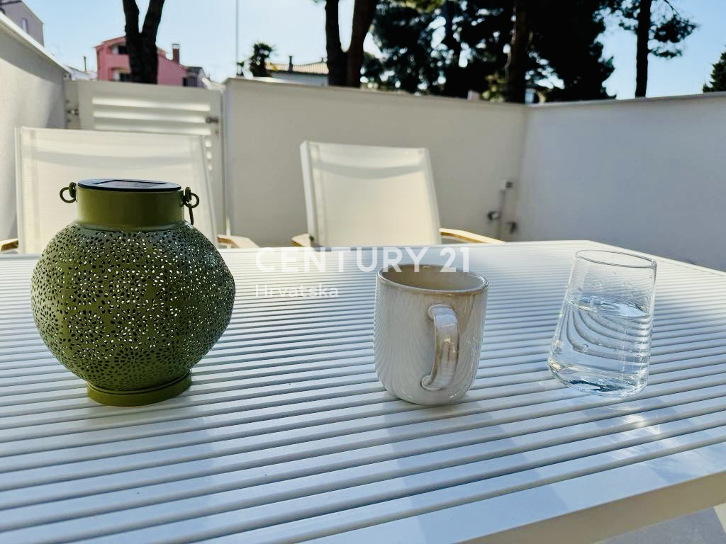 NOVIGRAD, STUPENDO MONOLOCALE A SOLI 200 METRI DALLA SPIAGGIA