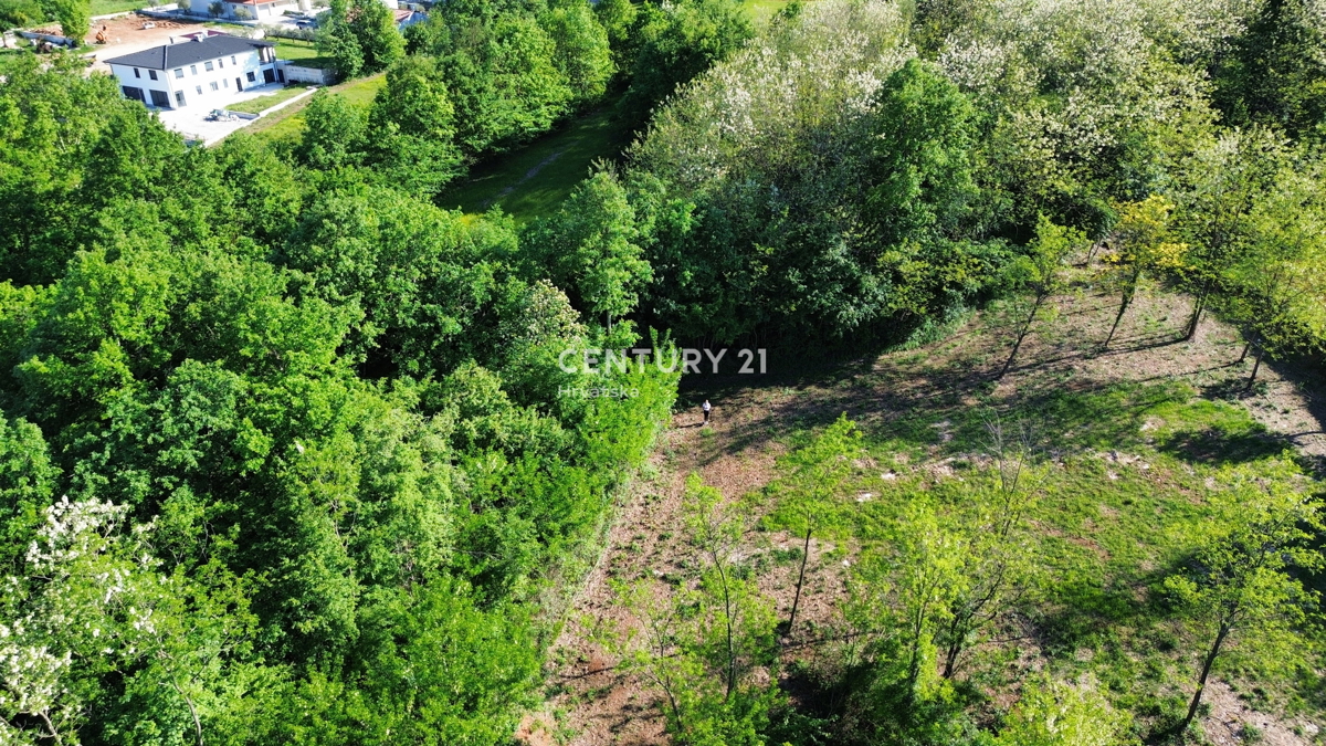 KRŠAN, TERRENO CON PERMESSO DI COSTRUZIONE