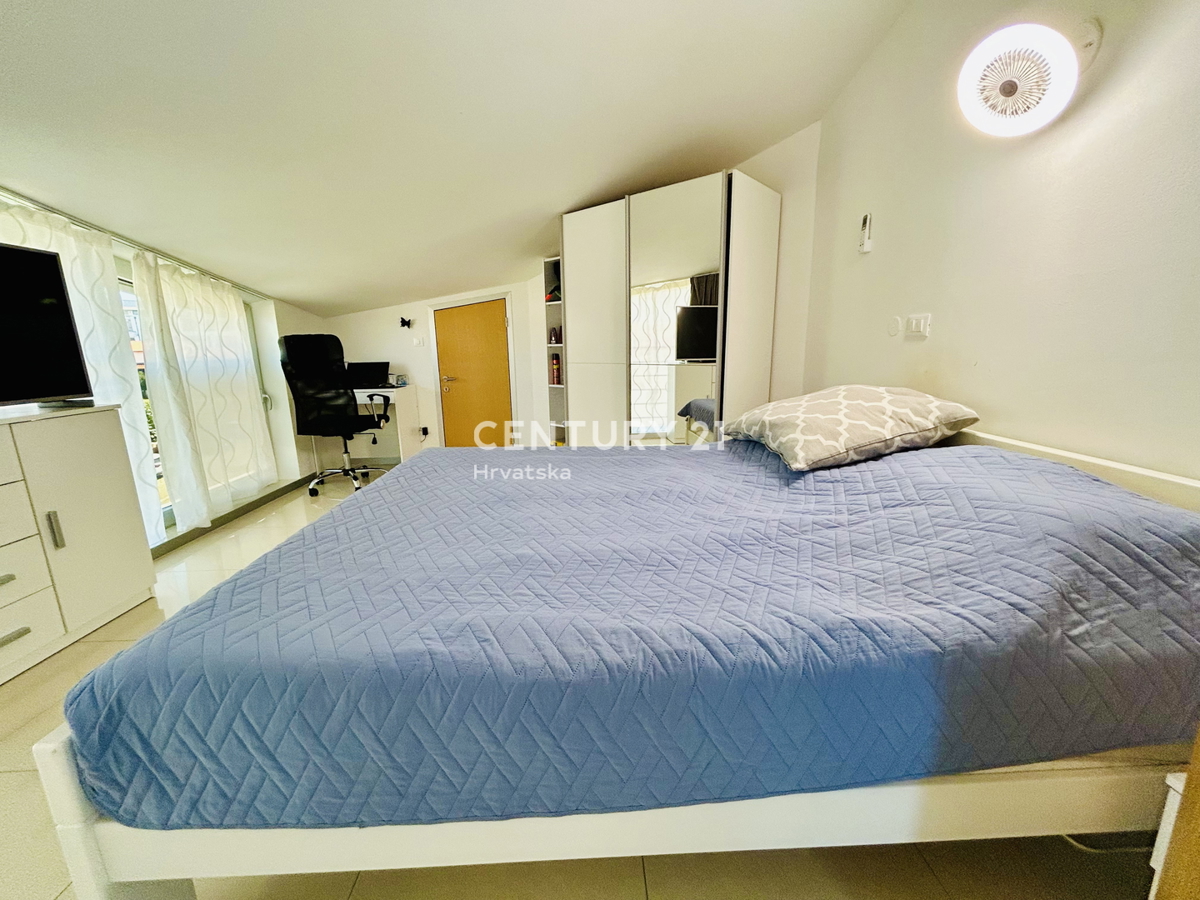 NOVIGRAD, APPARTAMENTO CON UNA CAMERA DA LETTO CON VISTA MARE