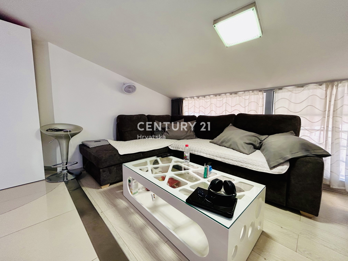 NOVIGRAD, APPARTAMENTO CON UNA CAMERA DA LETTO CON VISTA MARE