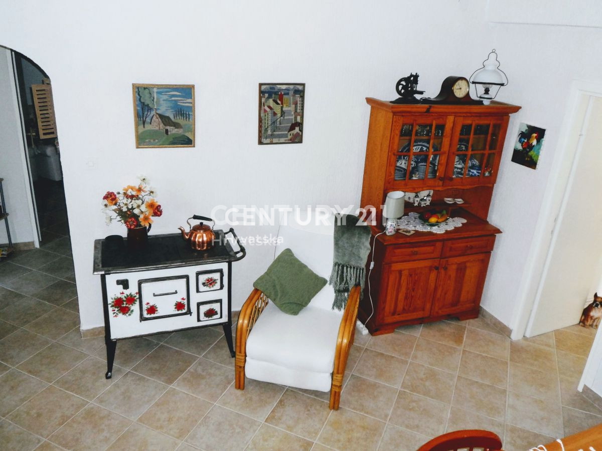 ISTRA, SOVINJAK, CASA CON BEL GIARDINO E SPLENDIDA VISTA