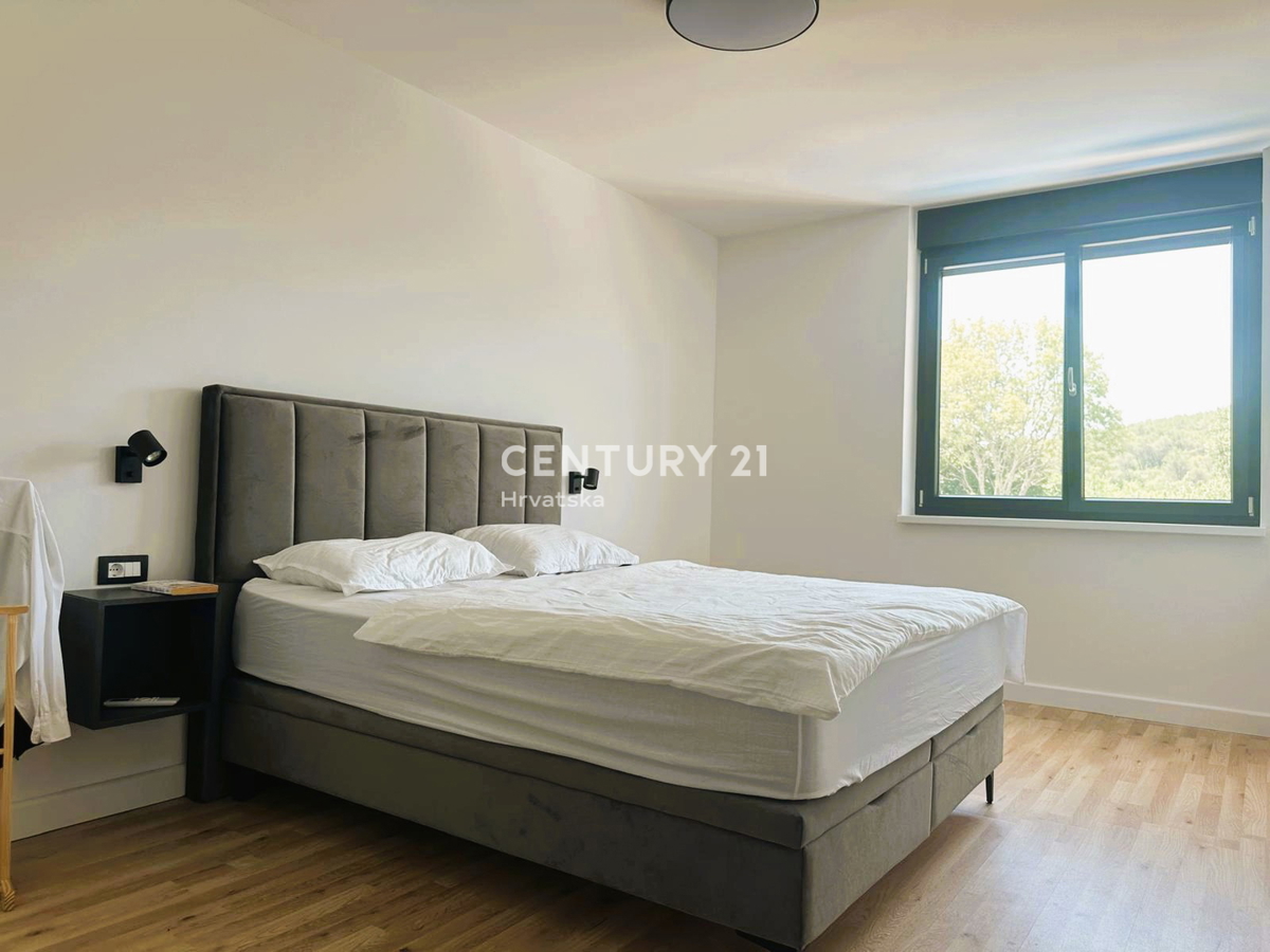 ROVINJSKO SELO, VENDESI BELLA DOPPIA VILLA NUOVA COSTRUZIONE CON PISCINA