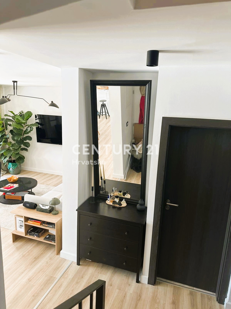 ROVINJSKO SELO, VENDESI BELLA DOPPIA VILLA NUOVA COSTRUZIONE CON PISCINA