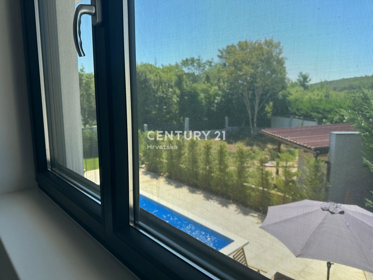 ROVINJSKO SELO, VENDESI BELLA DOPPIA VILLA NUOVA COSTRUZIONE CON PISCINA