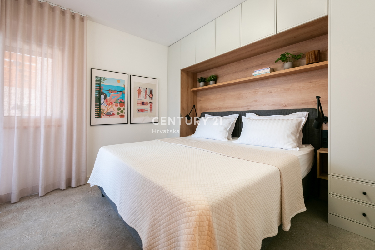 VABRIGA, IN VENDITA APPARTAMENTO COMPLETAMENTE ARREDATO AL PIANO TERRA CON PISCINA E VISTA MARE