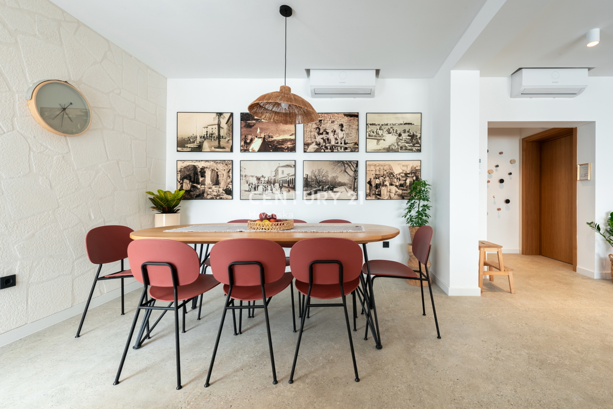 VABRIGA, IN VENDITA APPARTAMENTO COMPLETAMENTE ARREDATO AL PIANO TERRA CON PISCINA E VISTA MARE