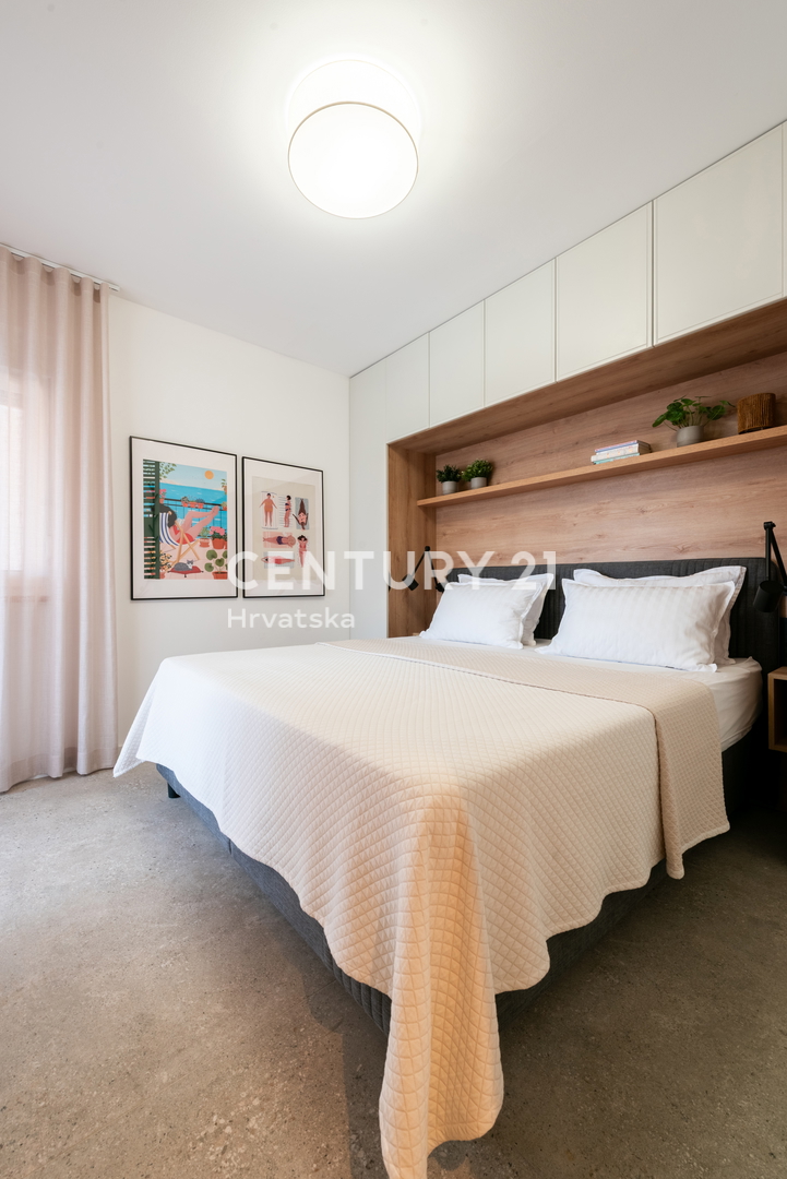 VABRIGA, IN VENDITA APPARTAMENTO COMPLETAMENTE ARREDATO AL PIANO TERRA CON PISCINA E VISTA MARE