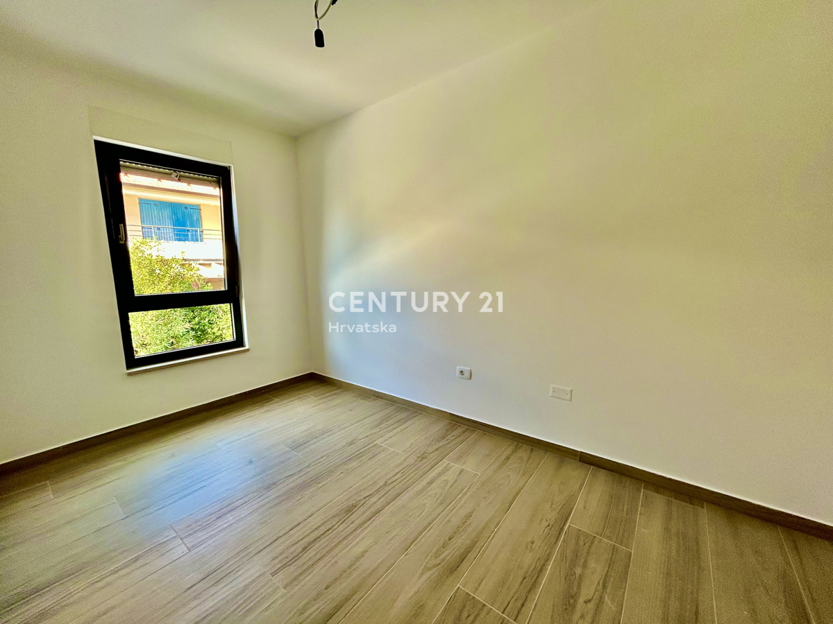 UMAG, DINTORNI, NUOVO APPARTAMENTO A SOLI 300 METRI DALLA SPIAGGIA E DAL MARE