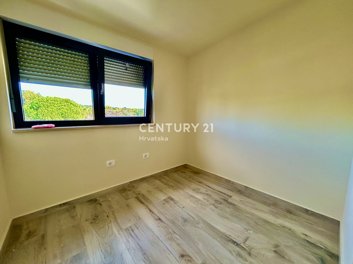 UMAG, DINTORNI, NUOVO APPARTAMENTO A SOLI 300 METRI DALLA SPIAGGIA E DAL MARE