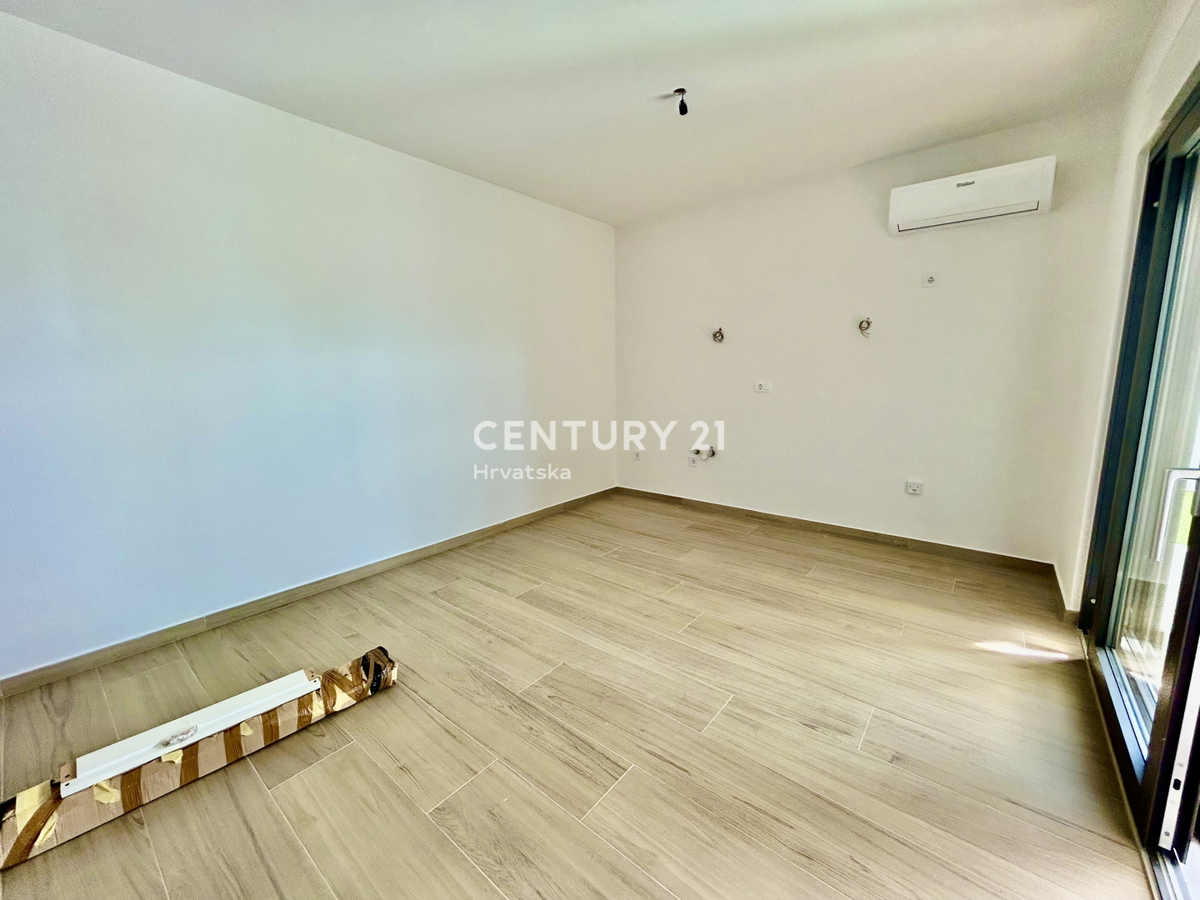 UMAG, DINTORNI, NUOVO APPARTAMENTO A SOLI 300 METRI DALLA SPIAGGIA E DAL MARE