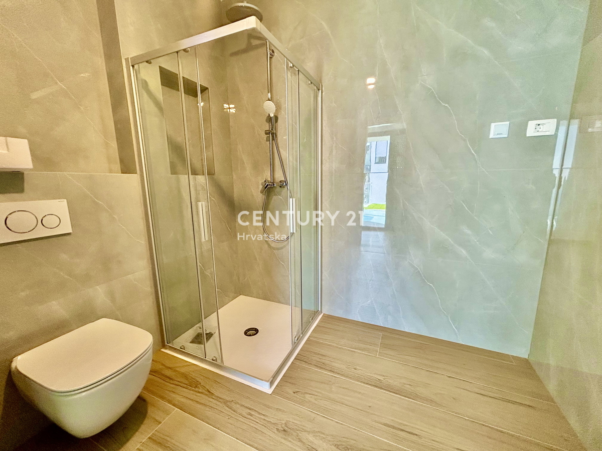 UMAG, DINTORNI, NUOVO APPARTAMENTO A SOLI 300 METRI DALLA SPIAGGIA E DAL MARE