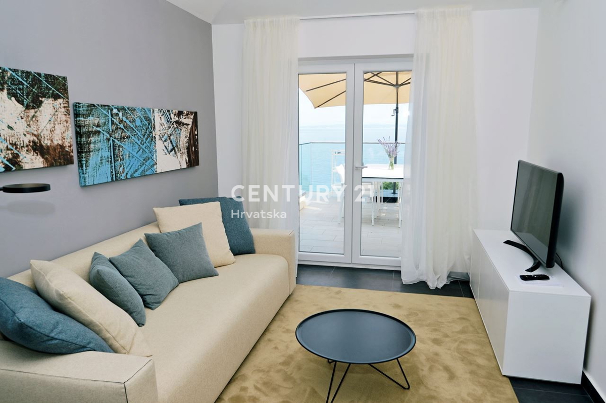 OPATIJA, LOVRAN, APPARTAMENTO SU DUE LIVELLI, VISTA PANORAMICA SUL MARE, 100 M DALLA SPIAGGIA E 800 M DAL CENTRO STORICO DELLA CITTÀ