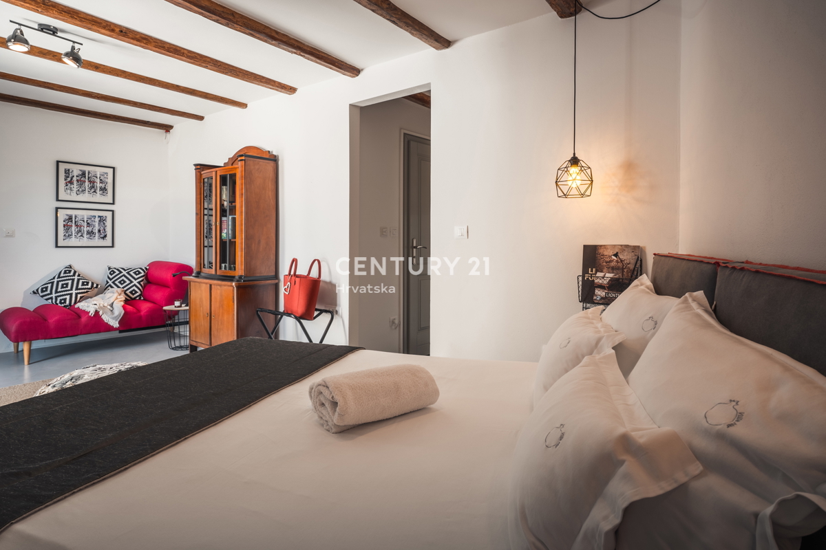 ROVINJ, IN VENDITA BELLA VILLA IN PIETRA RISTRUTTURATA