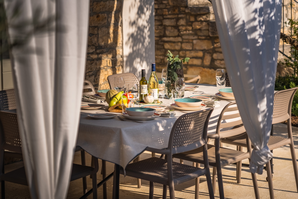 ROVINJ, IN VENDITA BELLA VILLA IN PIETRA RISTRUTTURATA