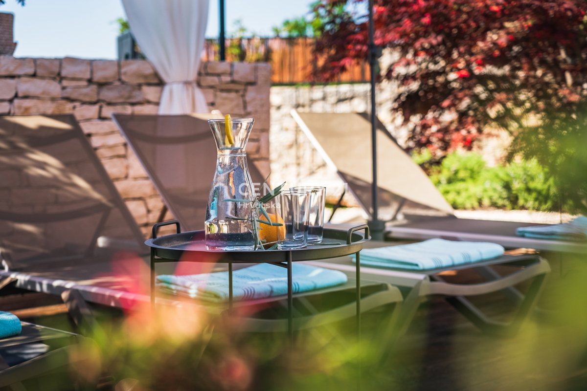 ROVINJ, IN VENDITA BELLA VILLA IN PIETRA RISTRUTTURATA