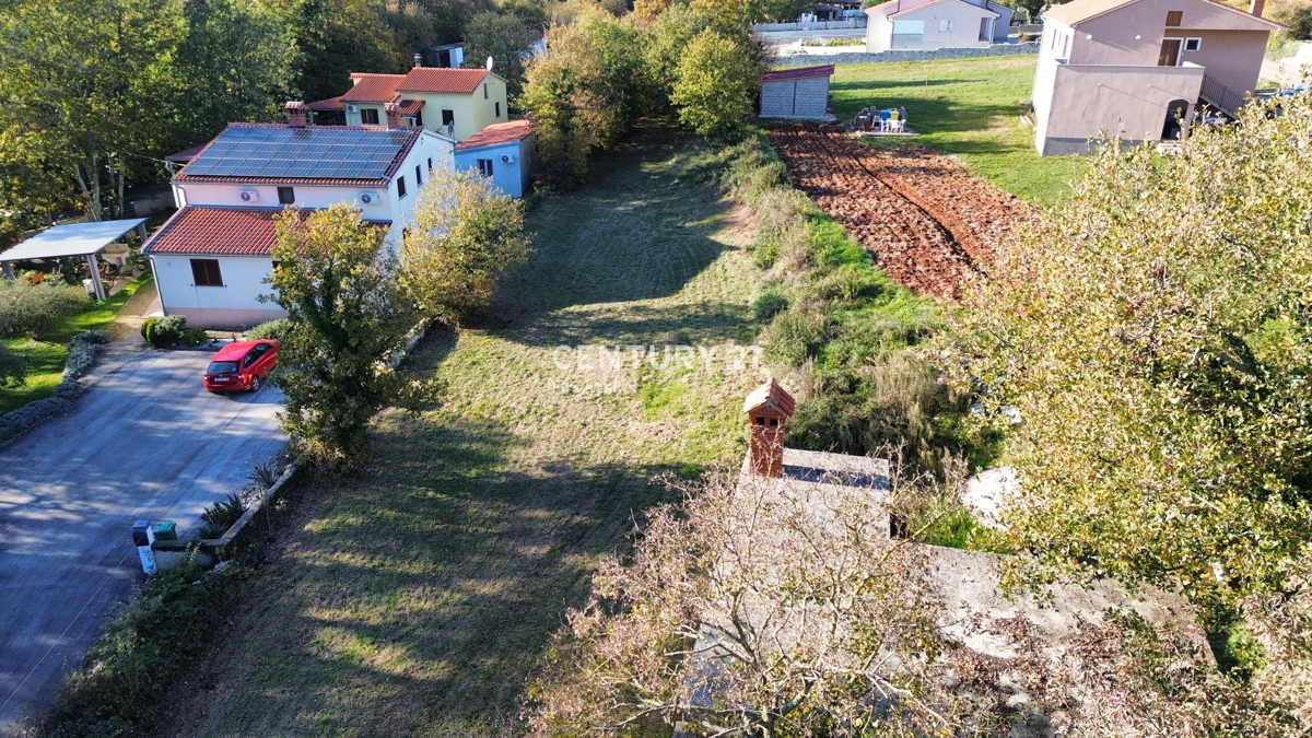 SVETVINČENAT, 6 KM, TERRENO CON PERMESSO DI COSTRUIRE DEFINITIVO