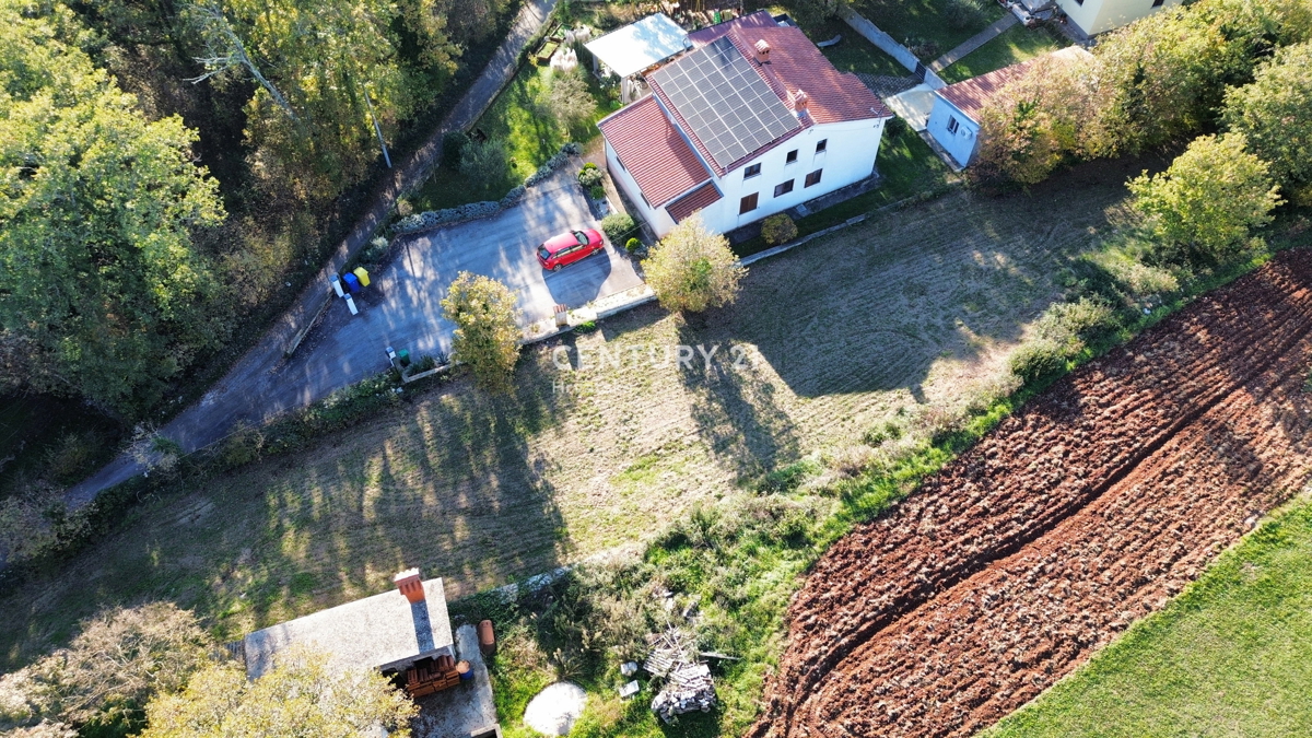 SVETVINČENAT, 6 KM, TERRENO CON PERMESSO DI COSTRUIRE DEFINITIVO