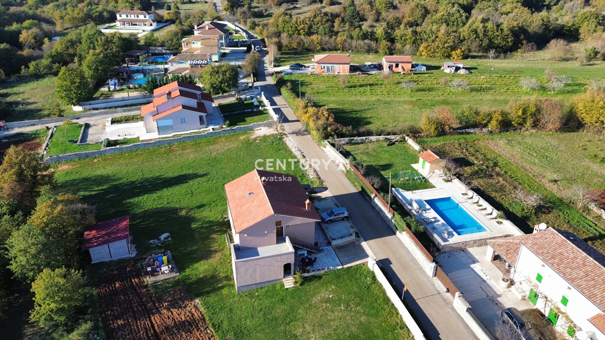 SVETVINČENAT, 6 KM, TERRENO CON PERMESSO DI COSTRUIRE DEFINITIVO