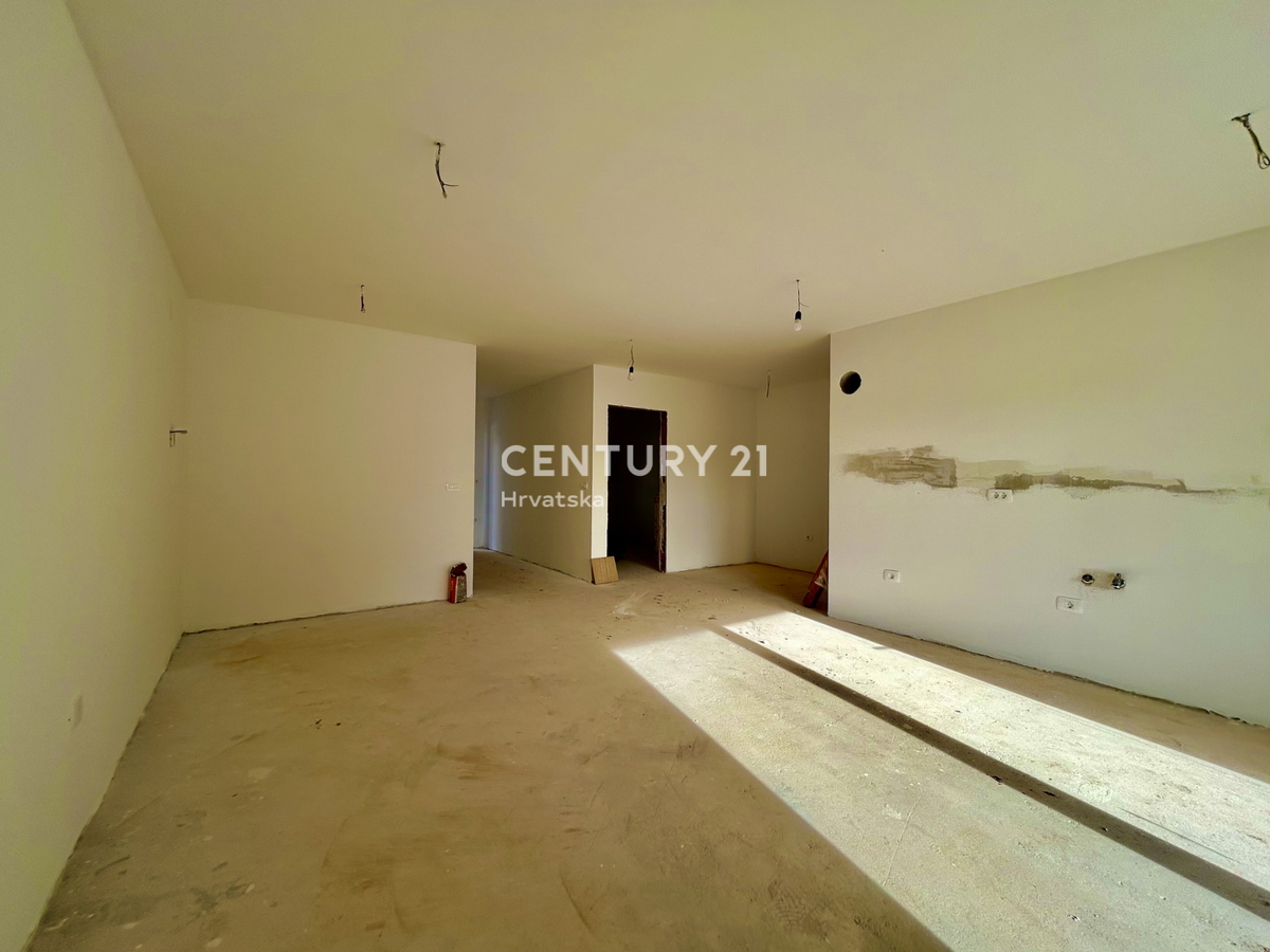 UMAG, NUOVA COSTRUZIONE, APPARTAMENTO AL PIANO TERRA CON GIARDINO A SOLI 400 METRI DALLA SPIAGGIA