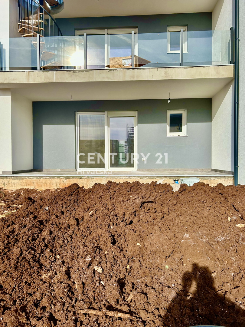 UMAG, NUOVA COSTRUZIONE, APPARTAMENTO AL PIANO TERRA CON GIARDINO A SOLI 400 METRI DALLA SPIAGGIA