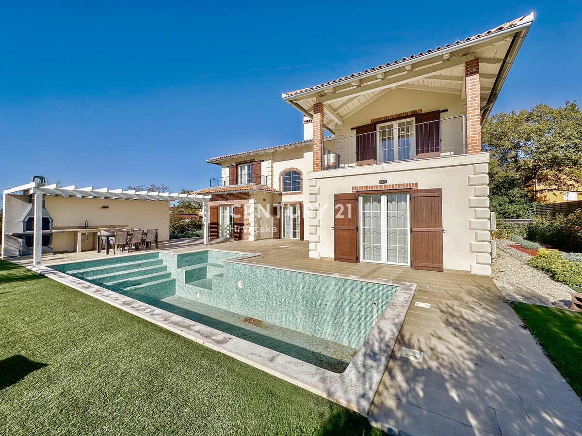 POREČ, DINTORNI, VILLA ECCELLENTE IN OTTIMA POSIZIONE