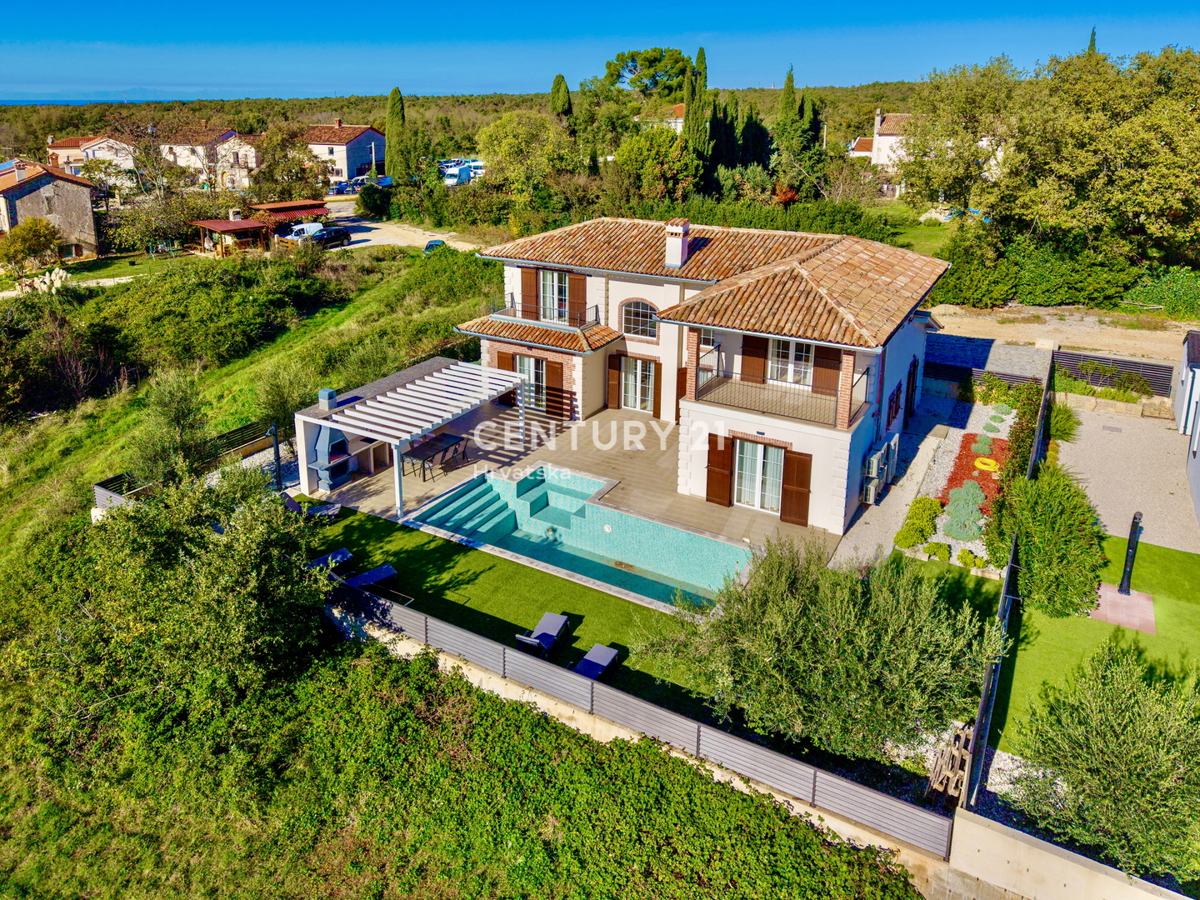 POREČ, DINTORNI, VILLA ECCELLENTE IN OTTIMA POSIZIONE