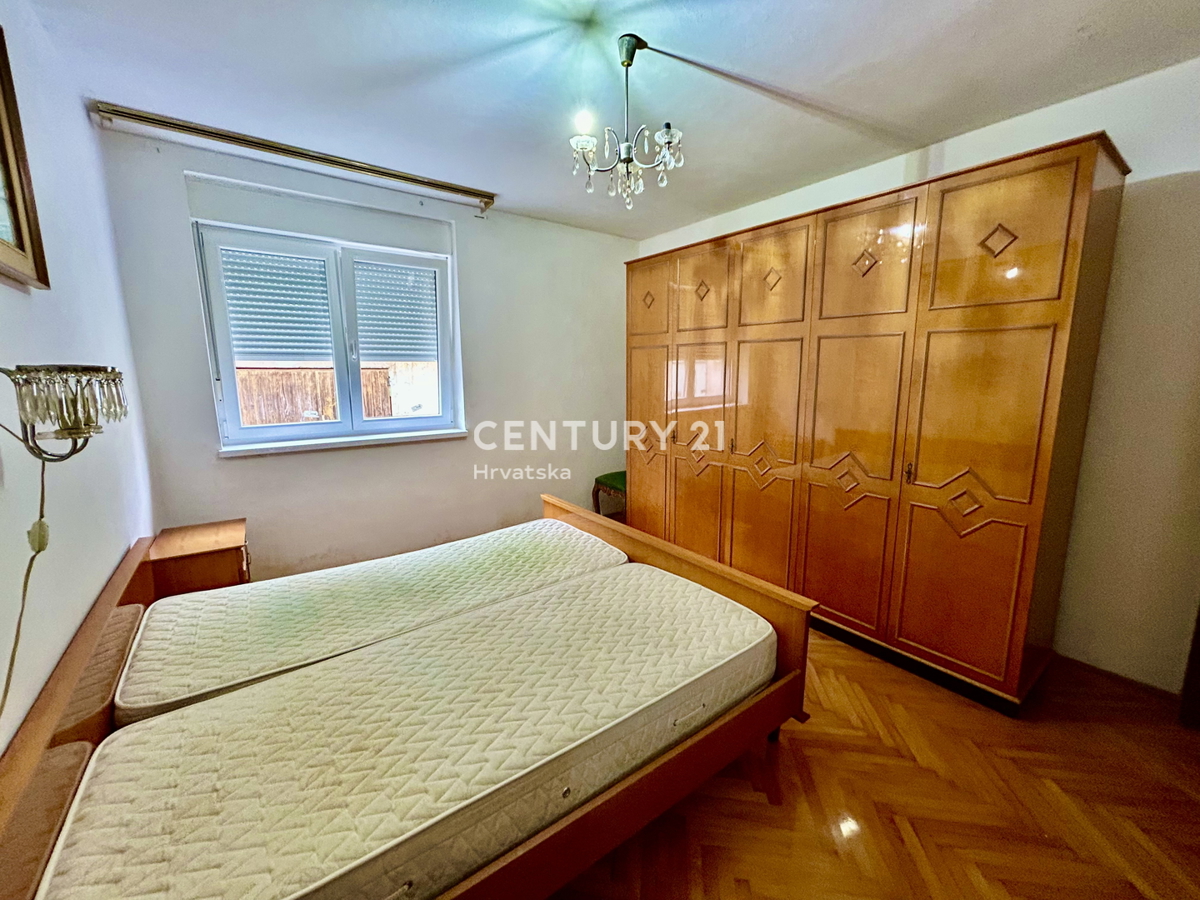 UMAG, CENTAR, APPARTAMENTO CON MOLTO POTENZIALE IN OTTIMA POSIZIONE.. OCCASIONE!