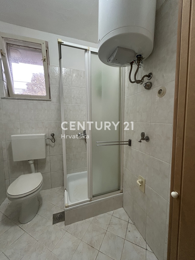 UMAG, CENTAR, APPARTAMENTO CON MOLTO POTENZIALE IN OTTIMA POSIZIONE.. OCCASIONE!