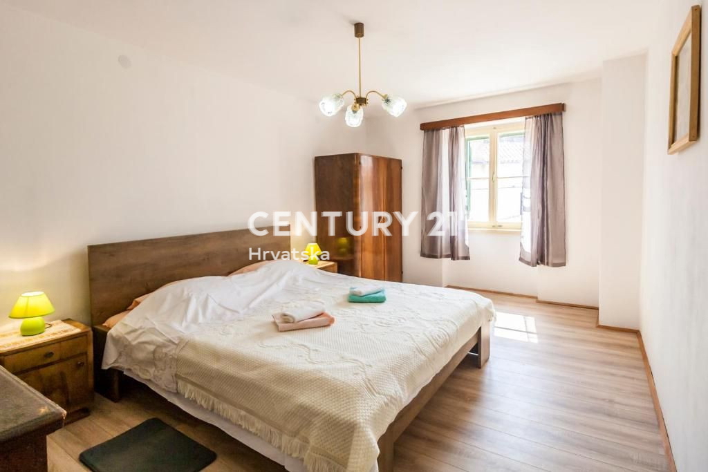 MARČANA, CASA CON DUE CAMERE DA LETTO NEL CENTRO DEL PAESE