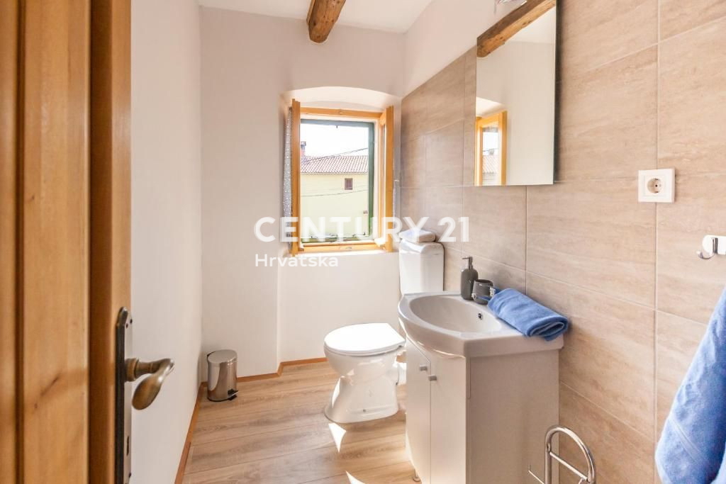 MARČANA, CASA CON DUE CAMERE DA LETTO NEL CENTRO DEL PAESE