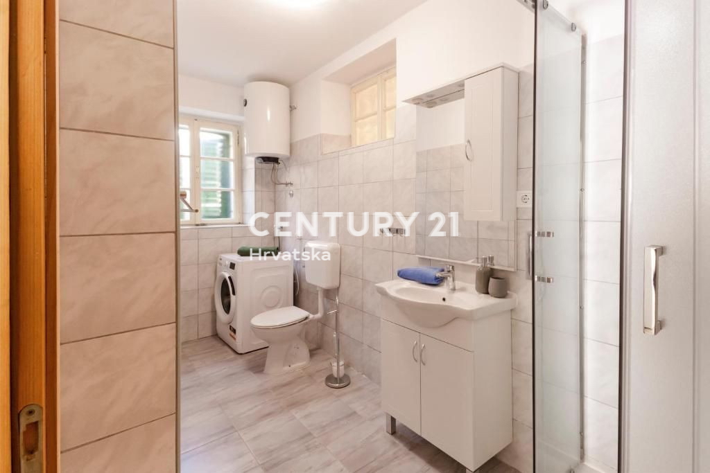 MARČANA, CASA CON DUE CAMERE DA LETTO NEL CENTRO DEL PAESE