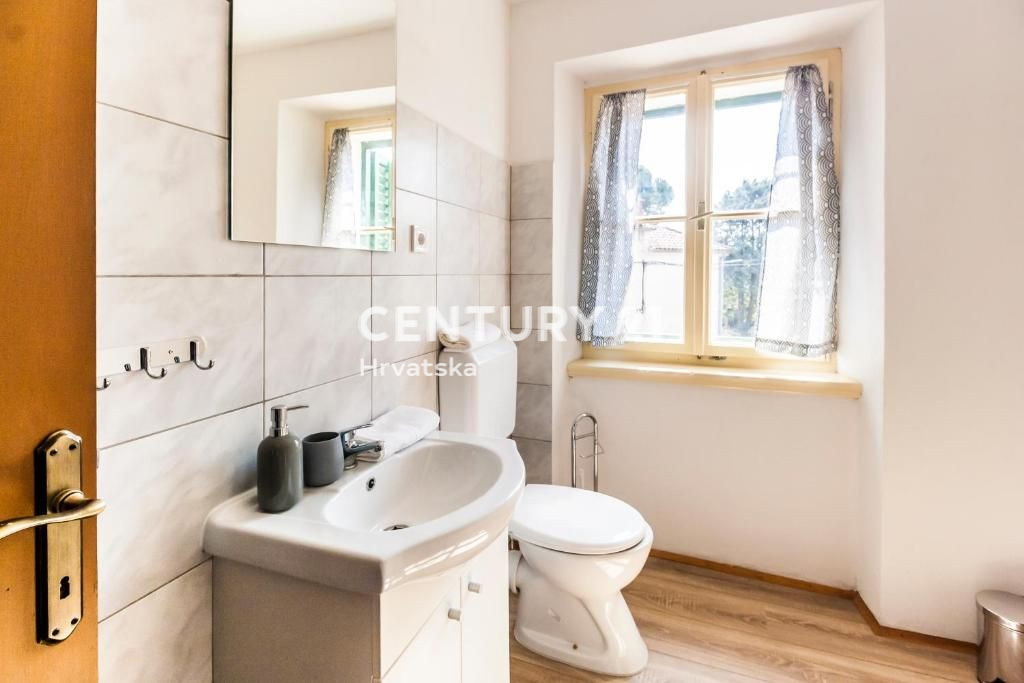 MARČANA, CASA CON DUE CAMERE DA LETTO NEL CENTRO DEL PAESE