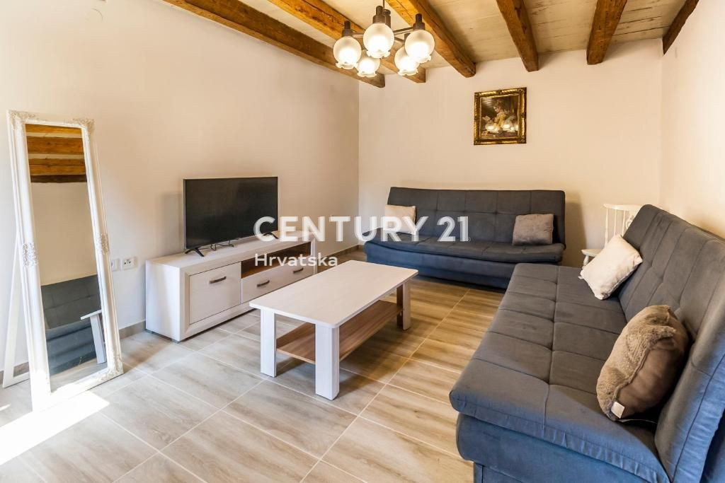 MARČANA, CASA CON DUE CAMERE DA LETTO NEL CENTRO DEL PAESE