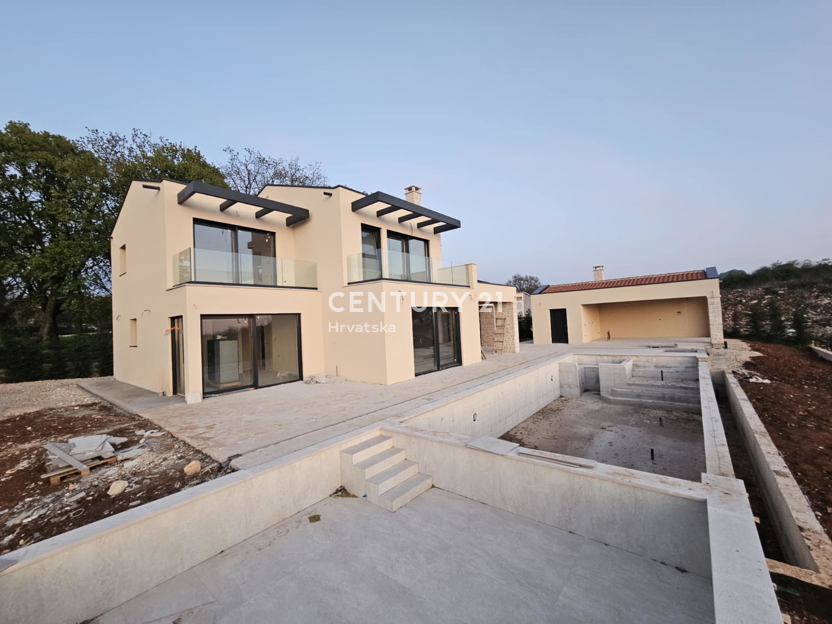 SVETI LOVREČ, IN VENDITA NUOVA CASA CON PISCINA E VISTA MARE