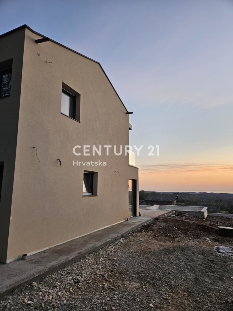 SVETI LOVREČ, IN VENDITA NUOVA CASA CON PISCINA E VISTA MARE