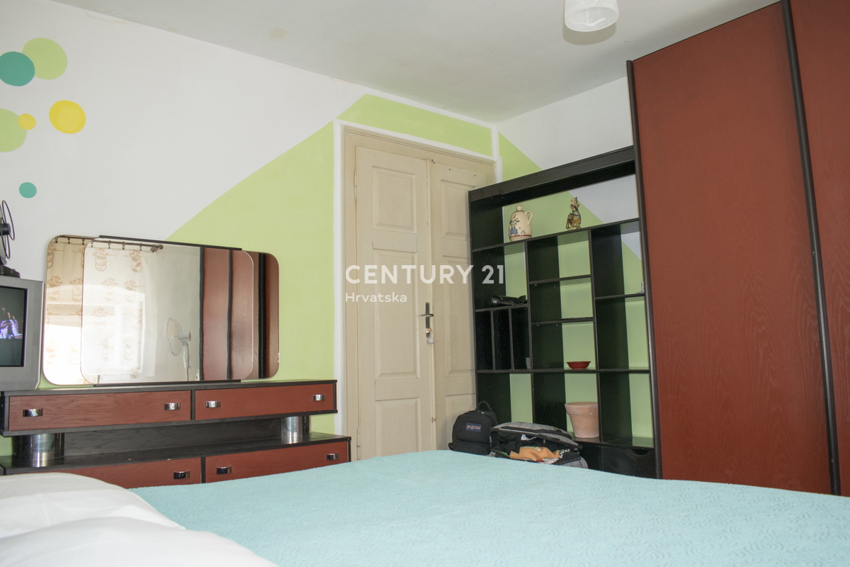 POREČ, APPARTAMENTO CON 3 CAMERE DA LETTO NEL CENTRO CITTÀ