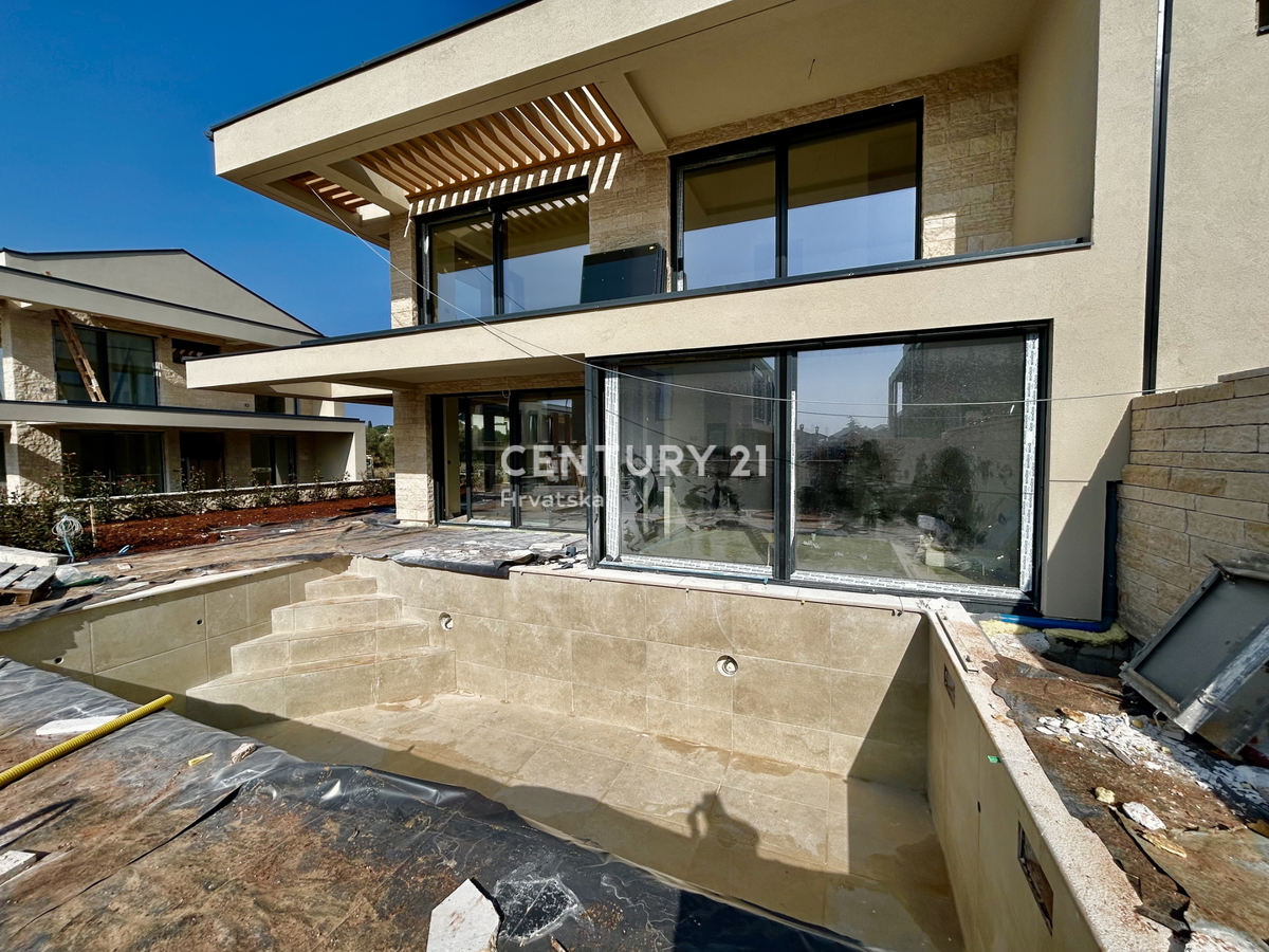 UMAG, VILLA A SOLI 150 METRI DALLA SPIAGGIA E DAL MARE