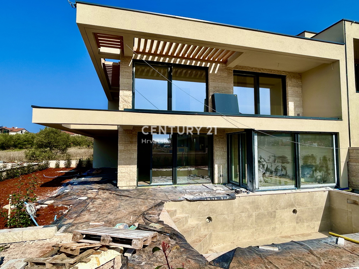 UMAG, VILLA A SOLI 150 METRI DALLA SPIAGGIA E DAL MARE