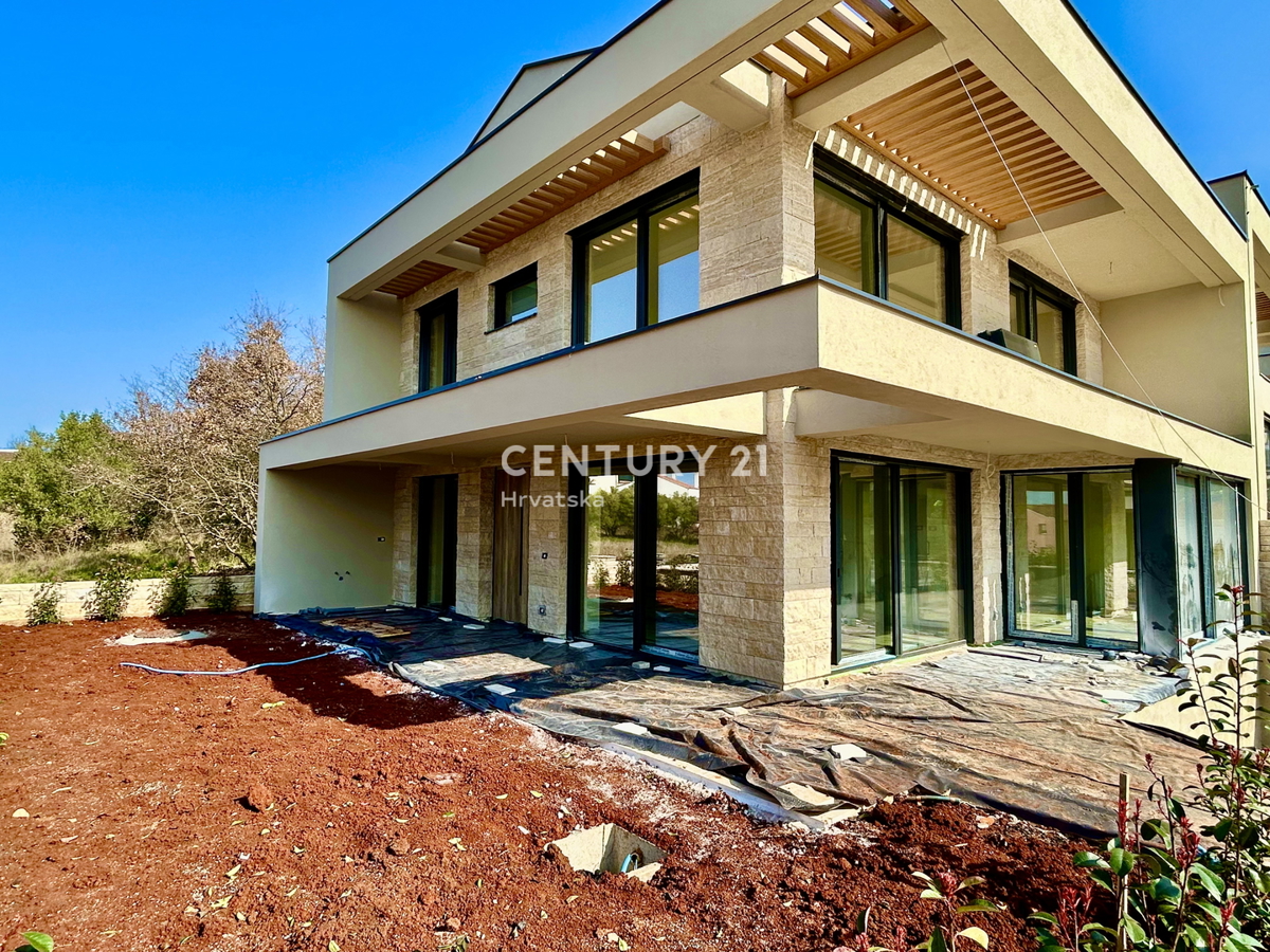 UMAG, VILLA A SOLI 150 METRI DALLA SPIAGGIA E DAL MARE