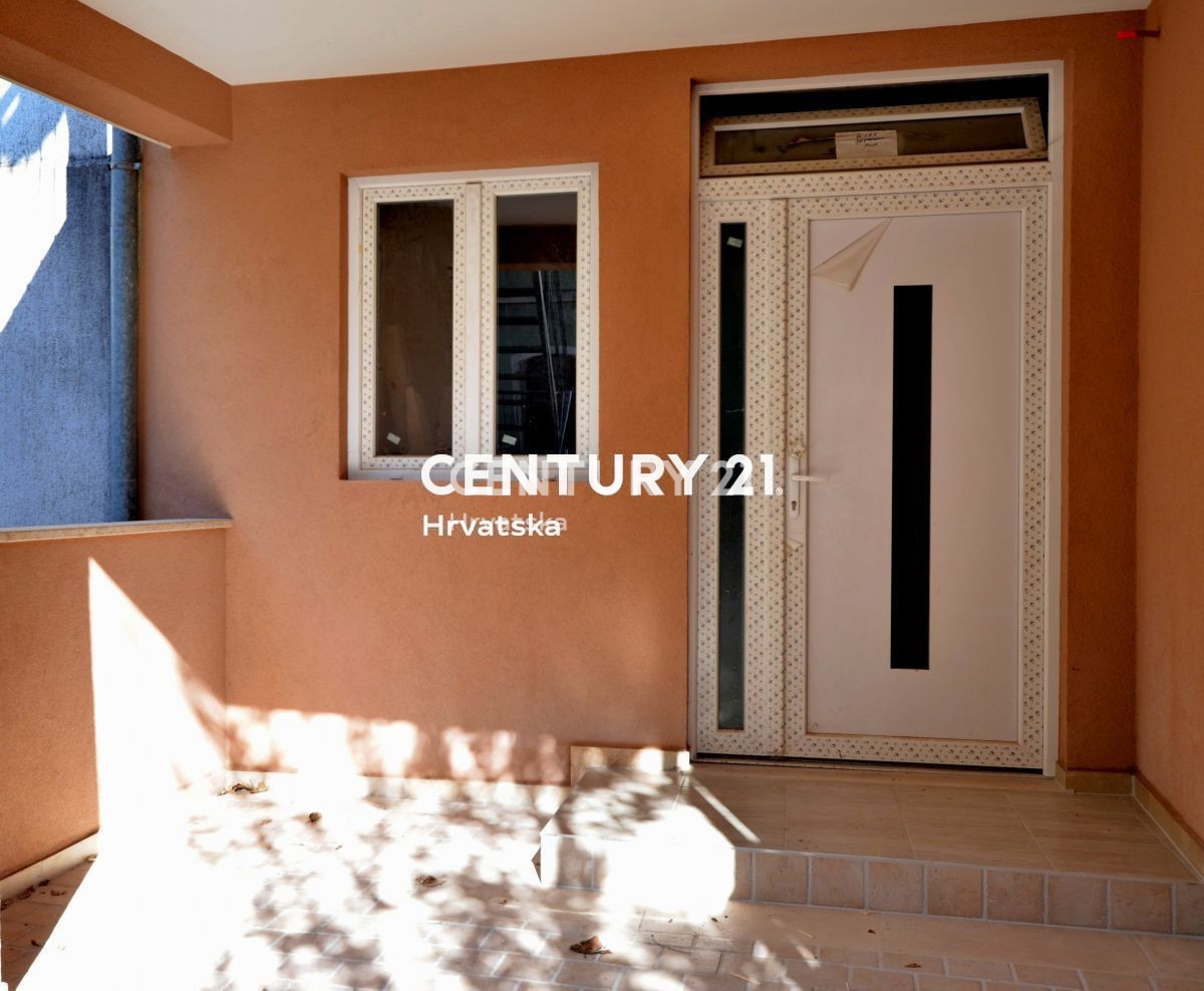 PAZIN, CASA A SCHIERA, PREZZO TEMPORANEAMENTE RIDOTTO