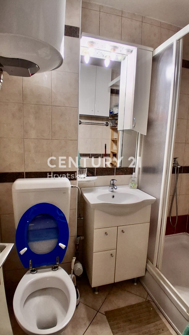 POREČ, ČERVAR PORAT, MONOLOCALE A SOLI 200 METRI DALLA SPIAGGIA